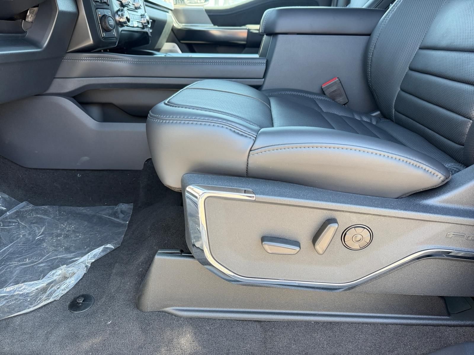 New 2026 Avalanche Ford F-250® Platinum® image 4