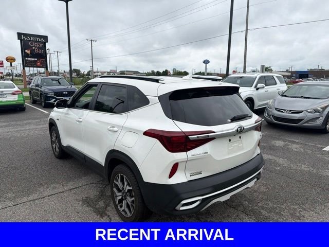 Used 2021 White Kia EX image 16
