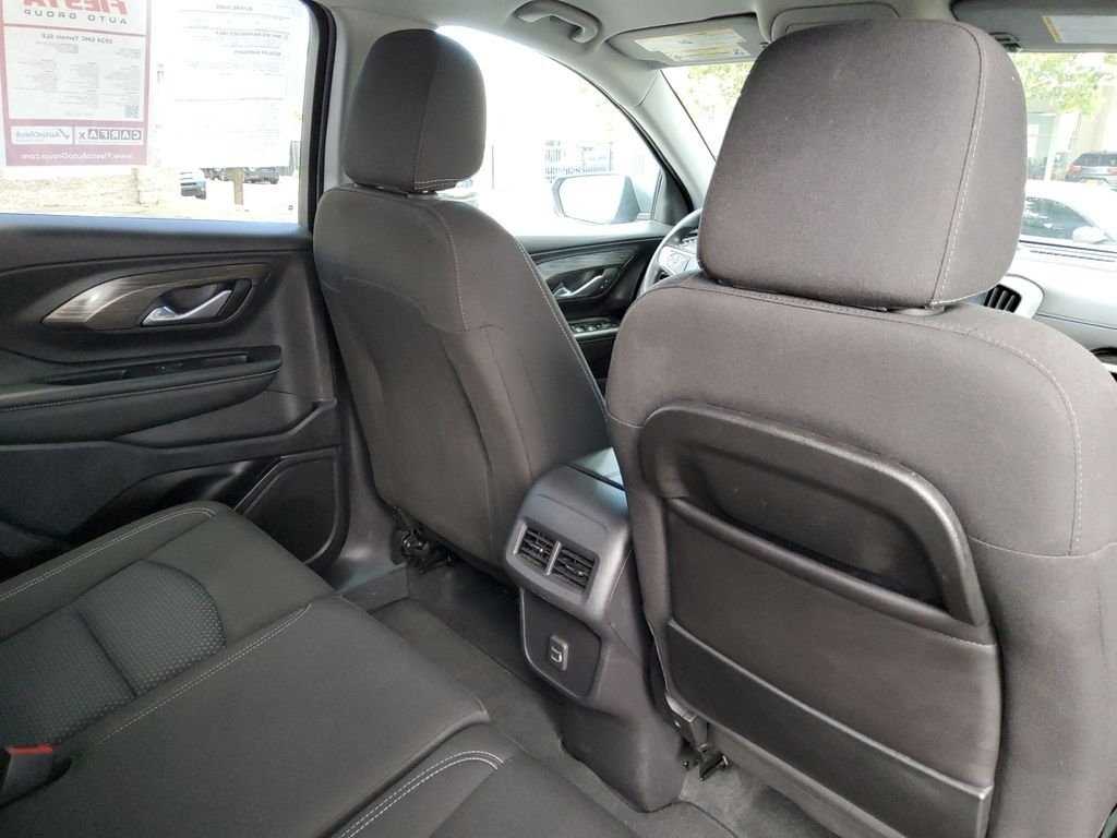 Used 2024 Silver GMC SLE image 17
