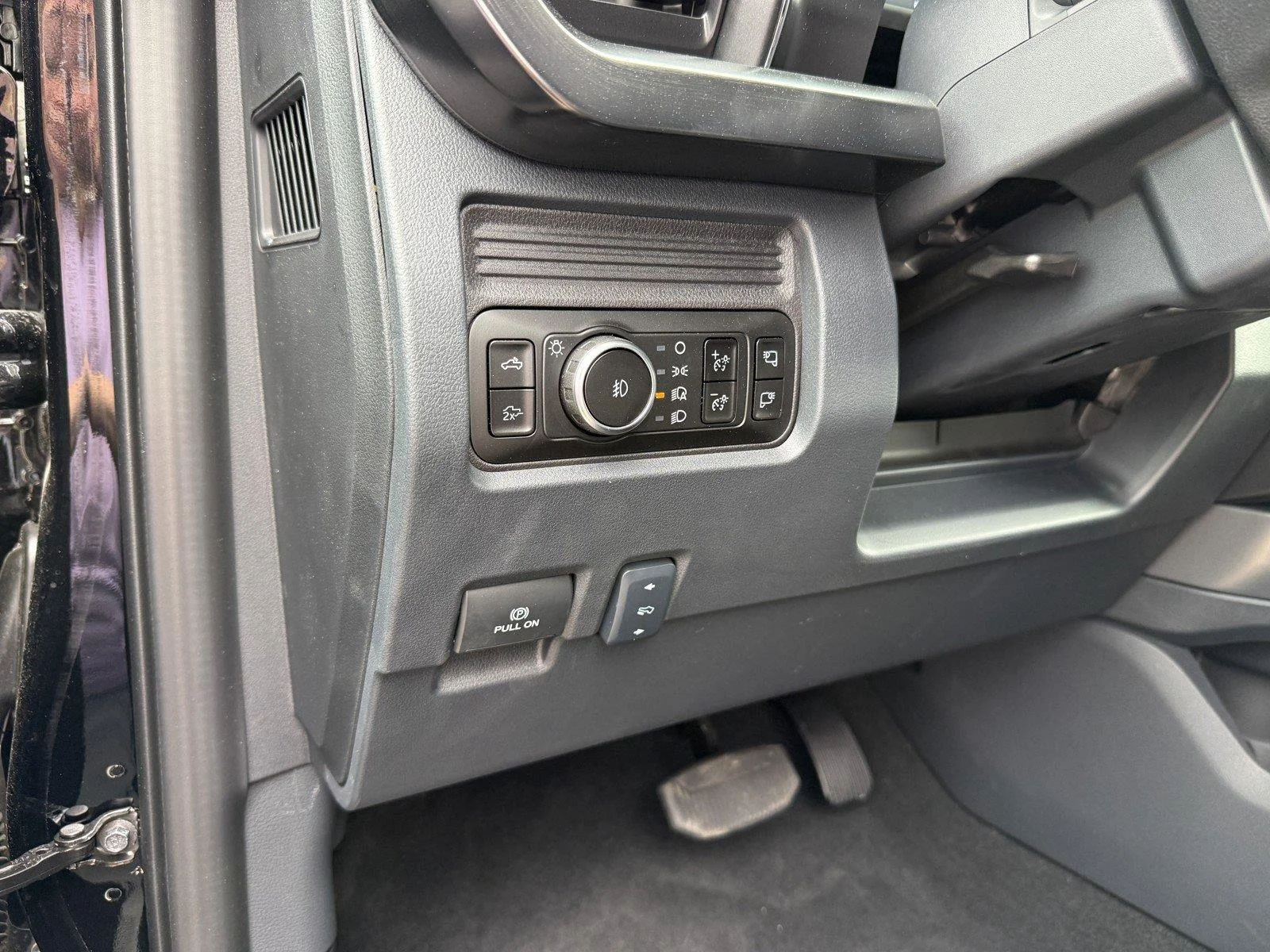 New 2026 Agate Black Metallic Ford F-350® Lariat® image 16