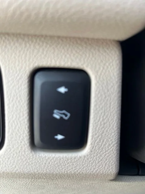 Used 2020 White Lincoln Reserve image 16