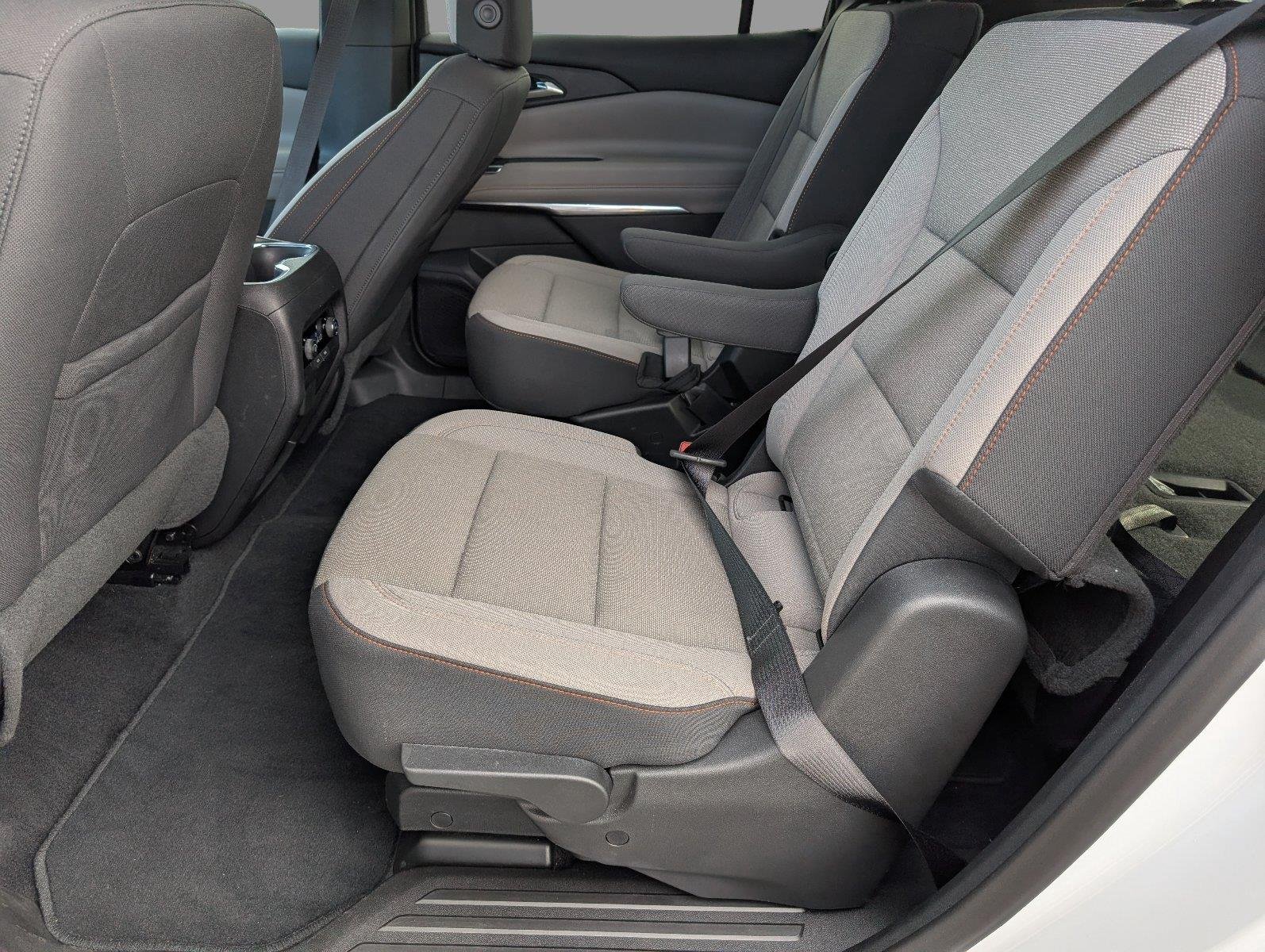 Used 2026 Summit White Chevrolet LT image 33