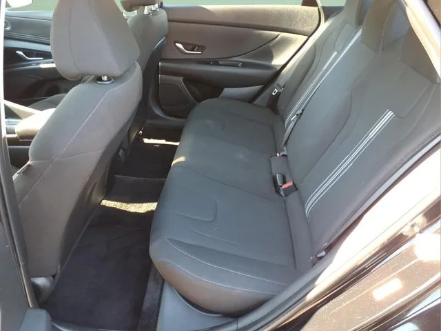 Used 2023 Black Hyundai SEL image 17