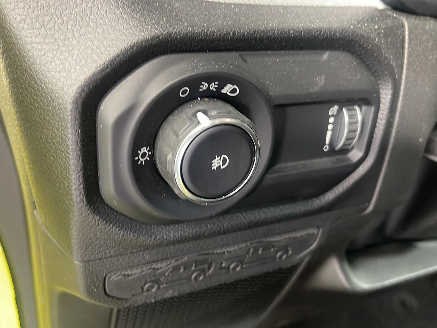 Used 2024 High Velocity Clearcoat Jeep Sport image 15
