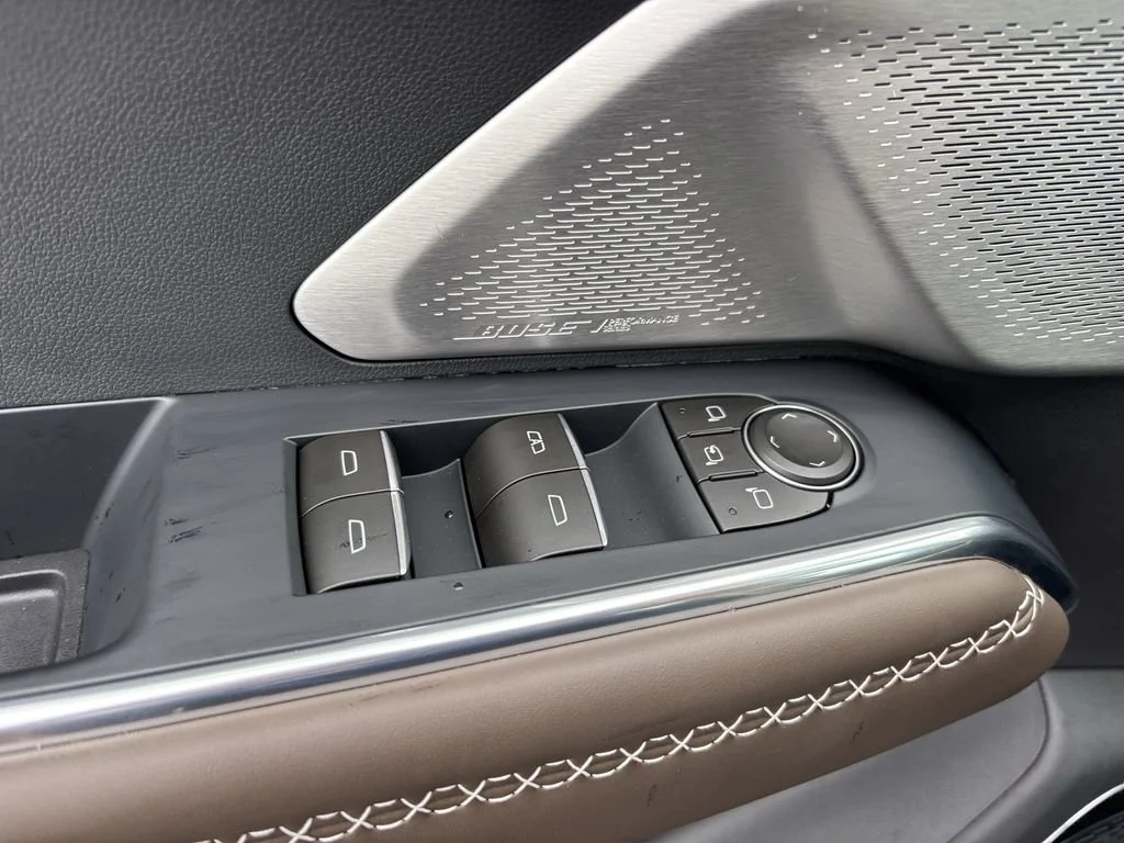 2026 GMC Acadia Denali Ultimate - Photo 11