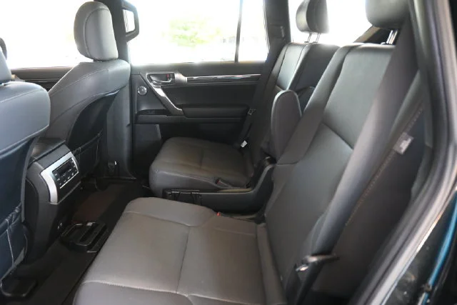 Used 2023 Black Lexus 460 image 22