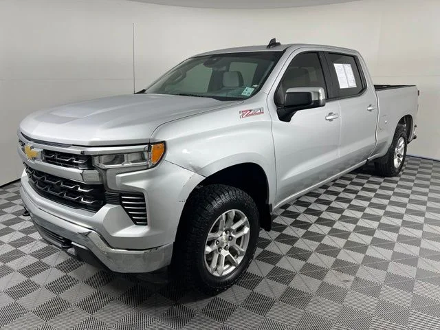 Used 2022 Silver Chevrolet LT image 3