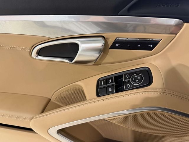 Used 2017 White Porsche Carrera 4S image 32