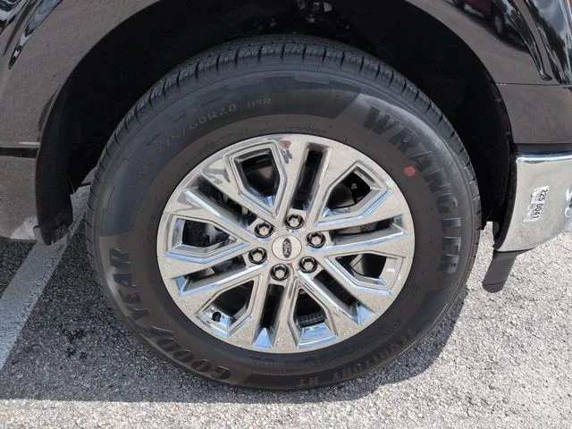New 2026 Agate Black Metallic Ford XLT image 11