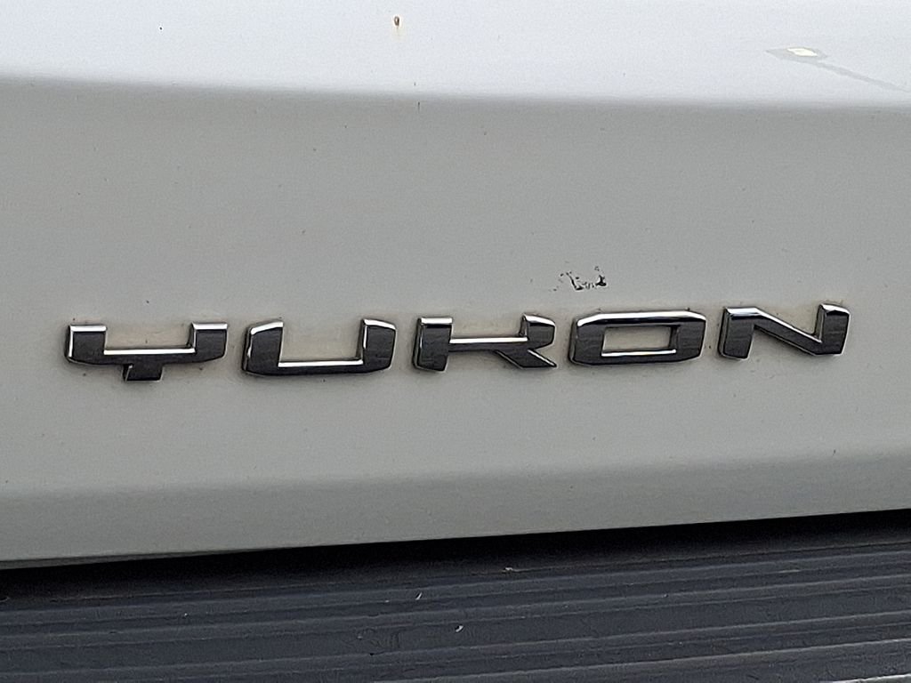 Used 2022 White GMC Denali image 31