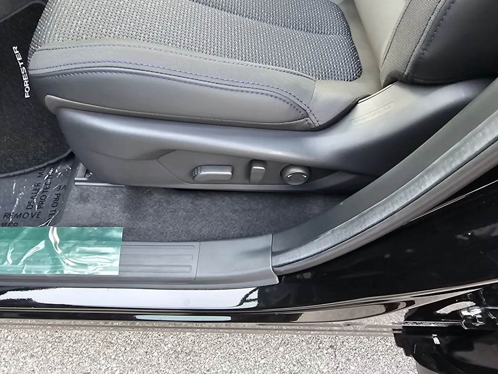 New 2026 CRYSTAL BLACK SILICA Subaru Premium image 19