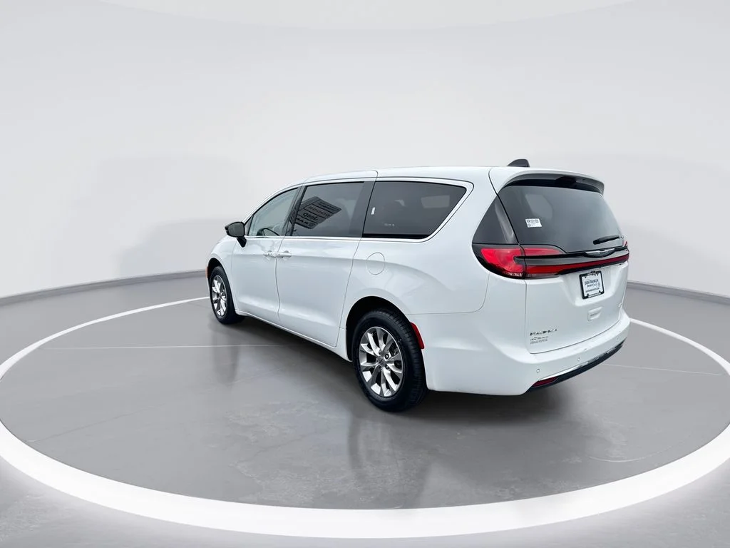 Used 2024 White Chrysler Touring L image 6