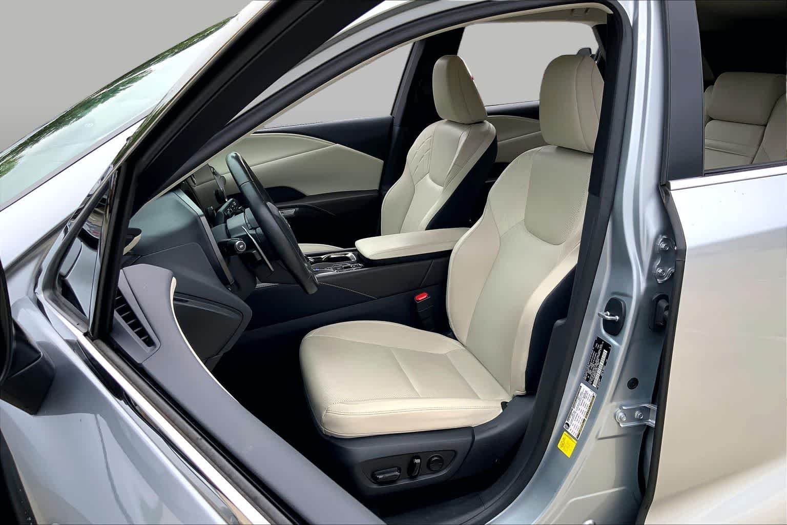 Used 2024 Iridium Lexus  image 8