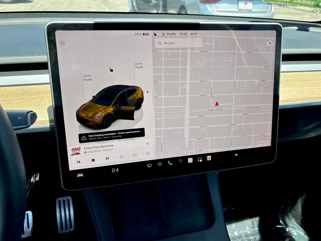 Used 2022  Tesla Performance image 16
