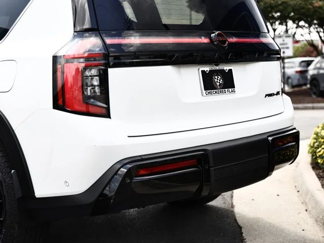 Used 2025 Aspen White/Super Black Nissan PRO-4X image 9