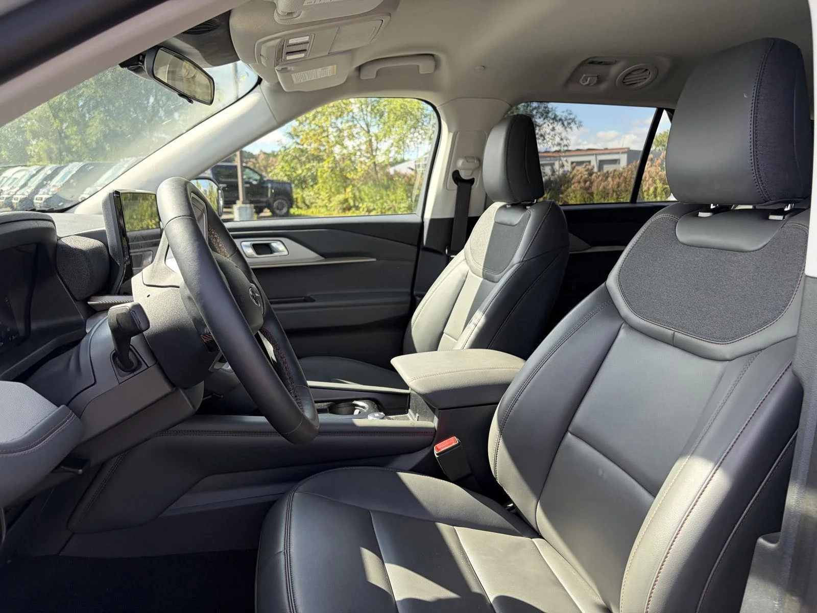 New 2026 Space White Metallic Ford Active image 4