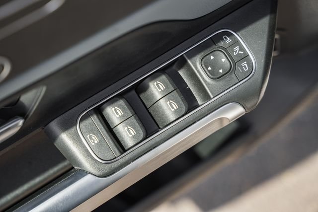 New 2026 Polar White Mercedes-Benz GLB 250 image 41