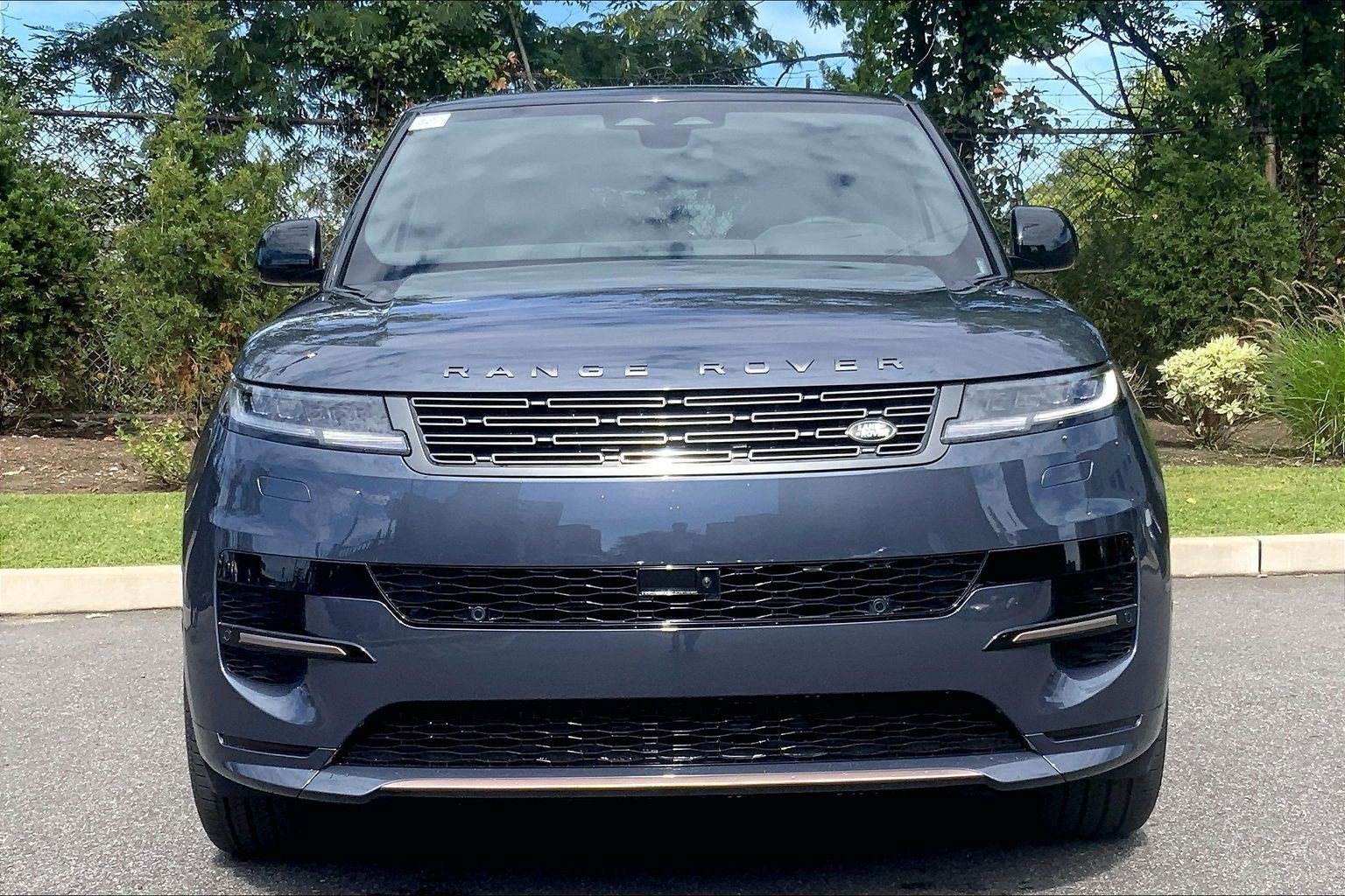 New 2027 Varesine Blue Land Rover Dynamic SE image 3