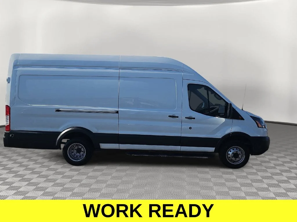 Used 2018 White Ford Base image 2
