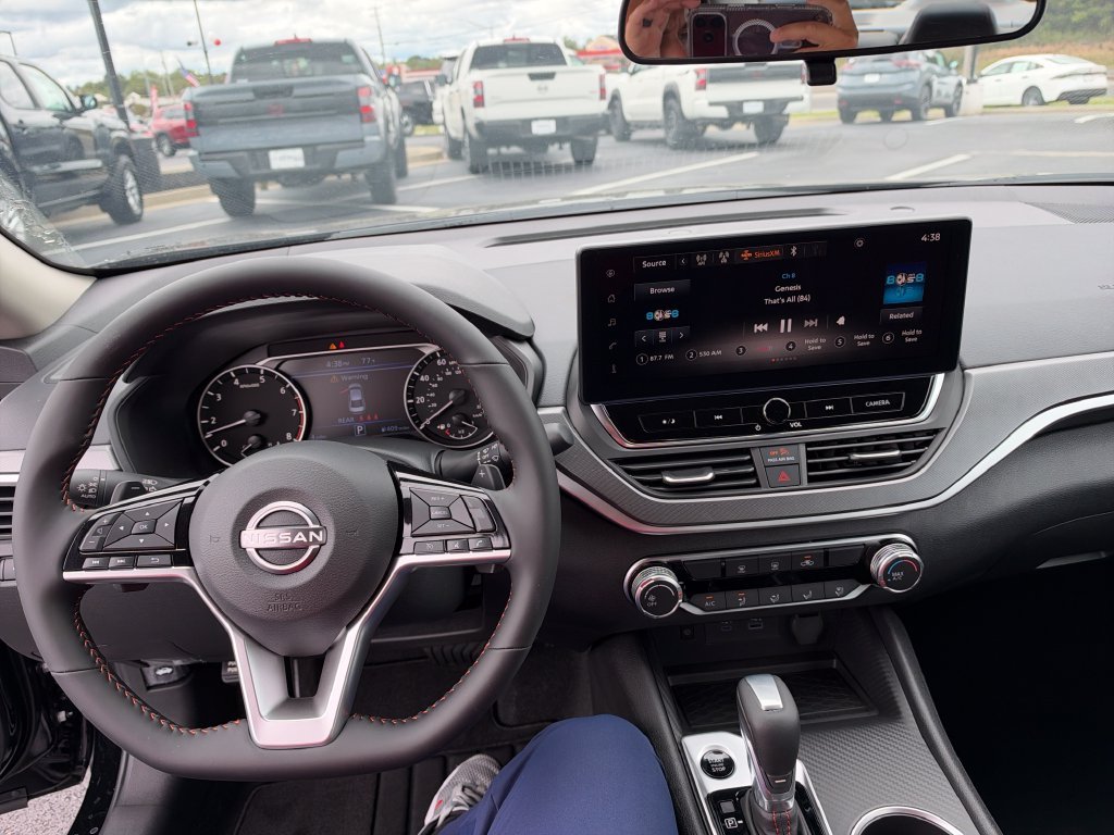 New 2026 Black Nissan 2.5 SR image 16