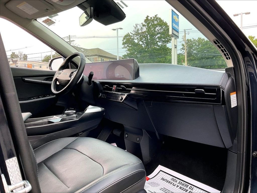 Used 2024 Blue Kia Wind image 14
