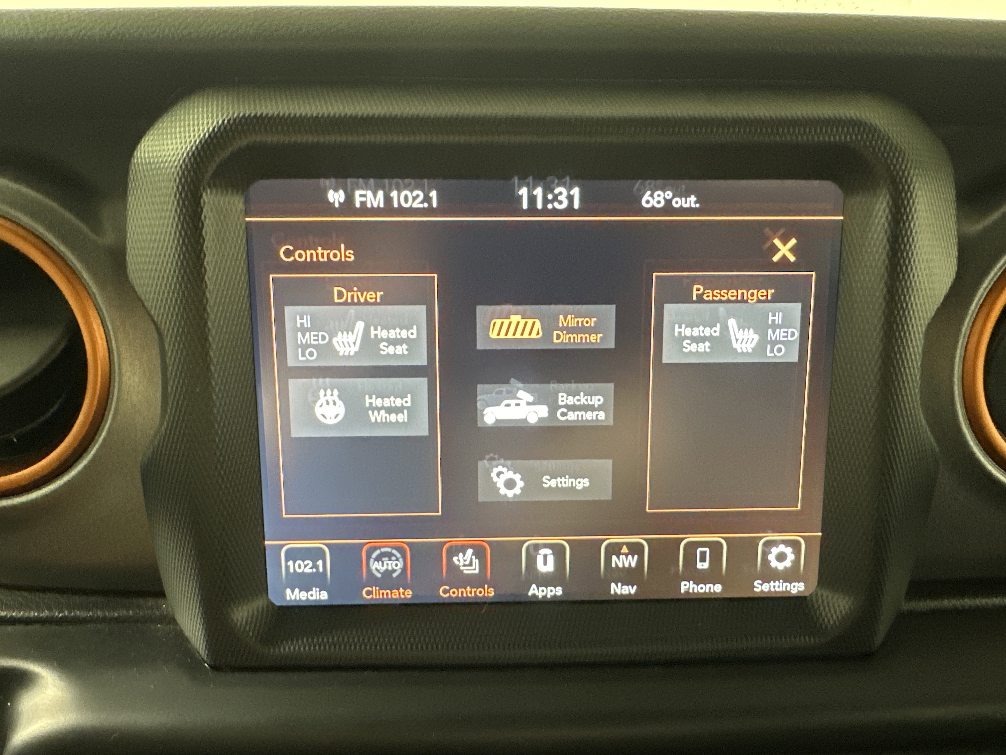 Used 2022 Sting-Gray Clearcoat Jeep Mojave image 16