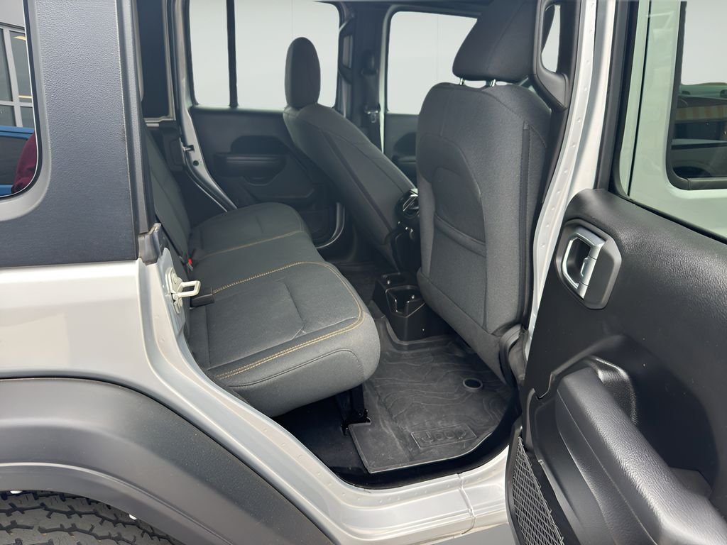Used 2024 Silver Zynith Clearcoat Jeep Sport S image 12
