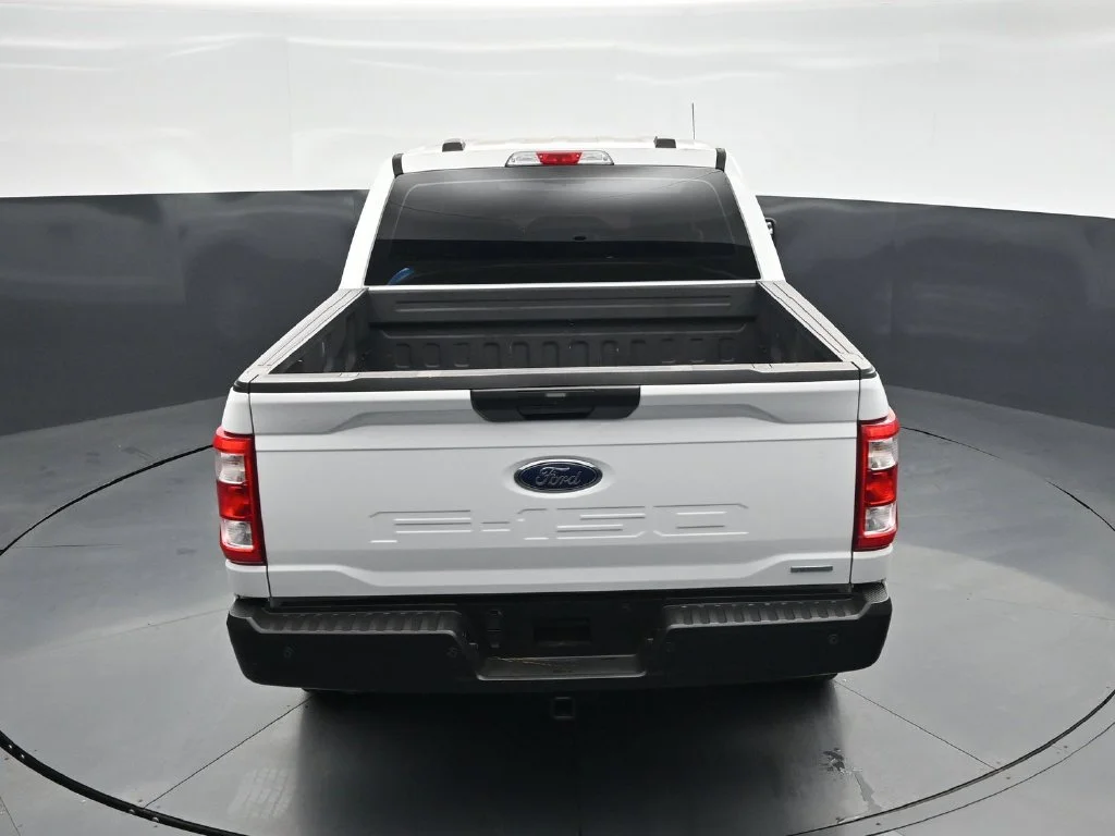 Used 2021 White Ford XL image 33