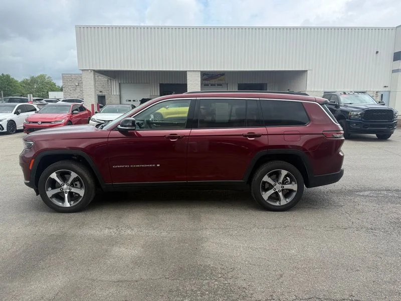 Certified Used 2024 Red Jeep Limited image 9