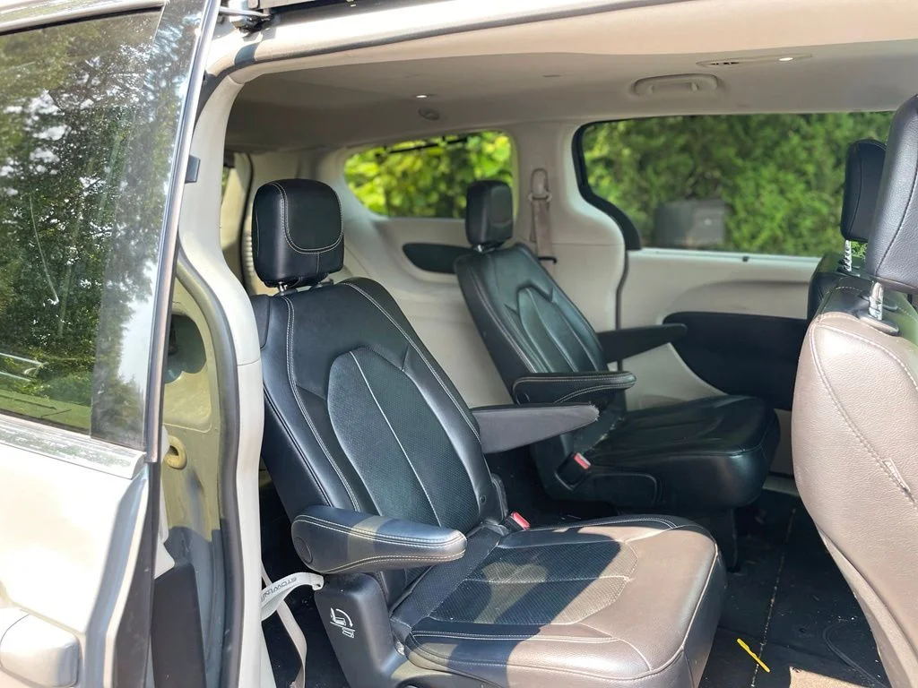 Used 2022 Gray Clearcoat Chrysler Touring L image 26