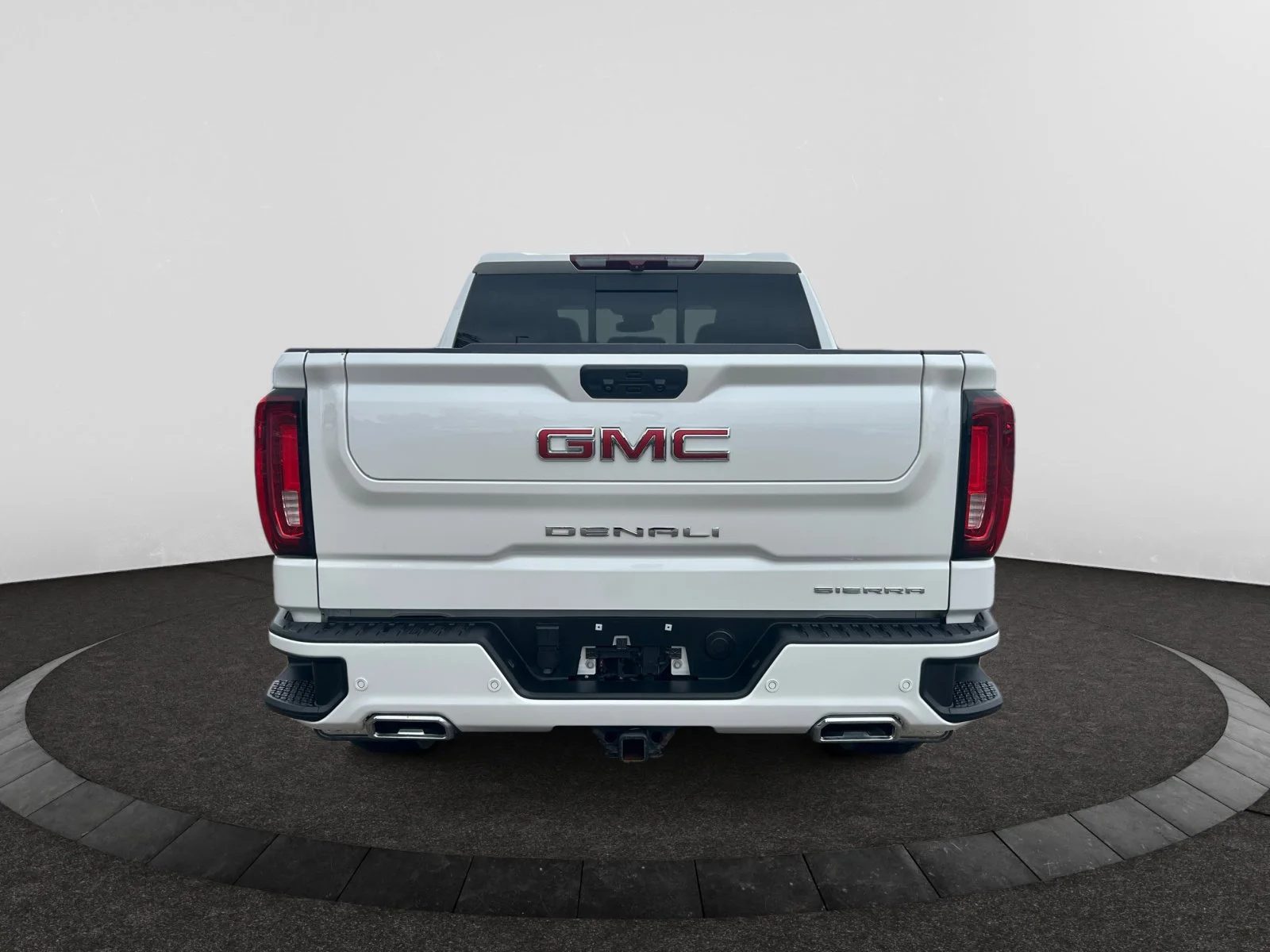 Used 2023 White GMC Denali Crew Cab image 4