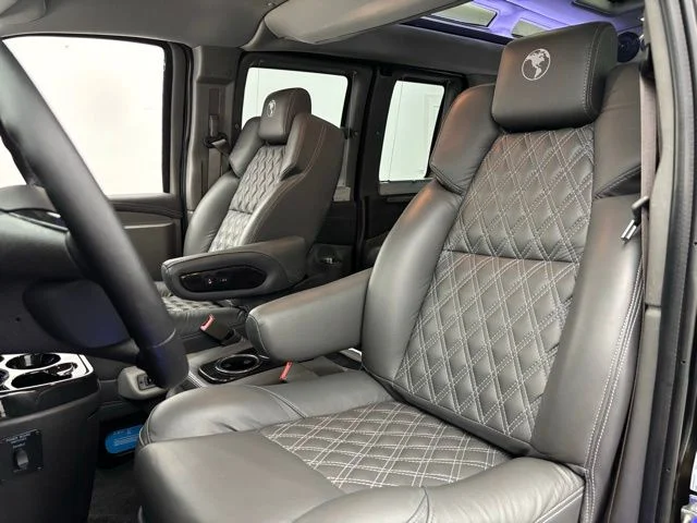 Used 2025 Onyx Black GMC Explorer Limited SE image 20