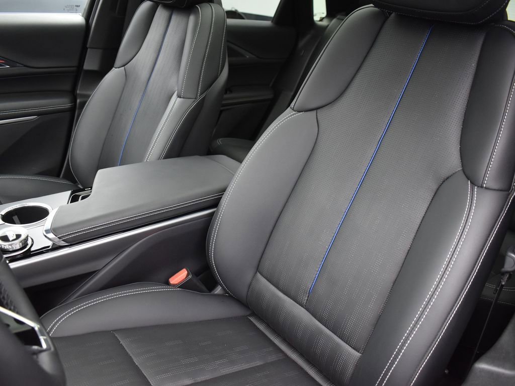 2024 CADILLAC LYRIQ - Image 12