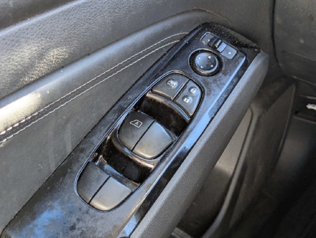 Used 2021 Black Nissan 2.5 SV image 20