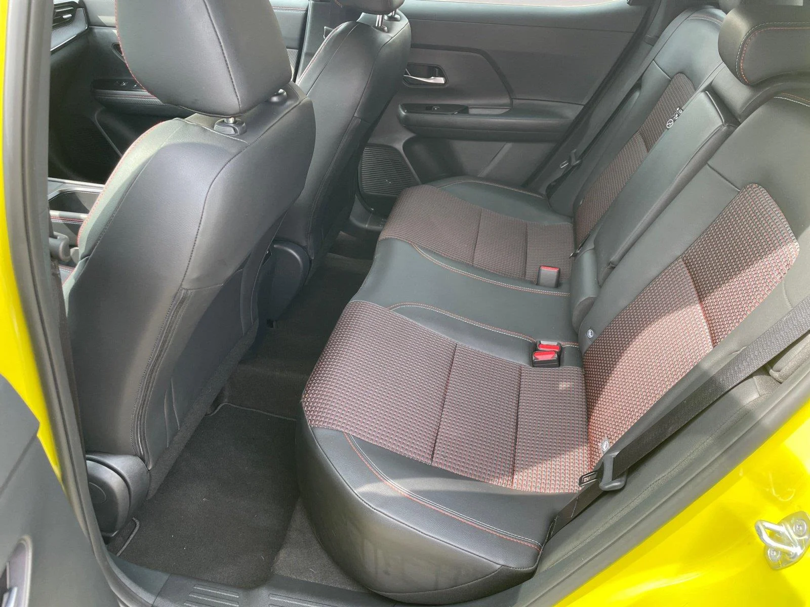 Used 2026 Yuzu Yellow Metallic/Super Black Nissan SR image 13