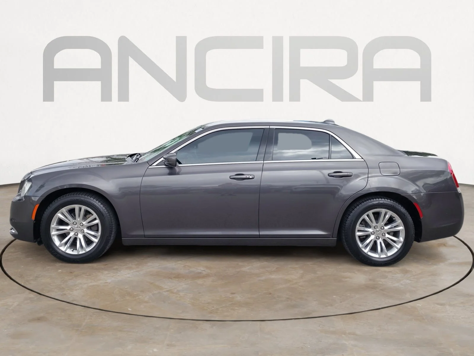 Used 2018 Granite Crystal Metallic Clearcoat Chrysler Touring image 9