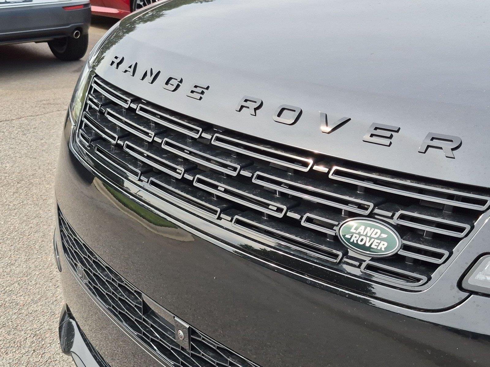 New 2027 Santorini Black Land Rover Dynamic SE image 12