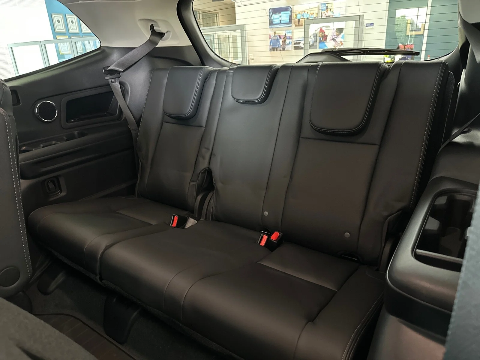 New 2026 SAPPHIRE BLUE PEARL Subaru Limited 7-Passenger image 10