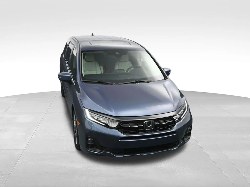 New 2026 Smoke Blue Pearl Honda Touring image 10