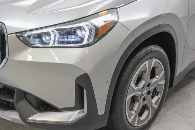 Used 2023 Space Silver BMW xDrive28i image 4