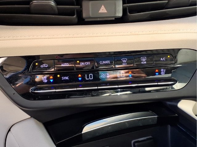 Used 2022 EBONY TWILIGHT METALLIC Buick Avenir image 10