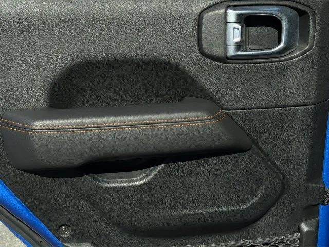 Used 2021 Blue Jeep Mojave image 21