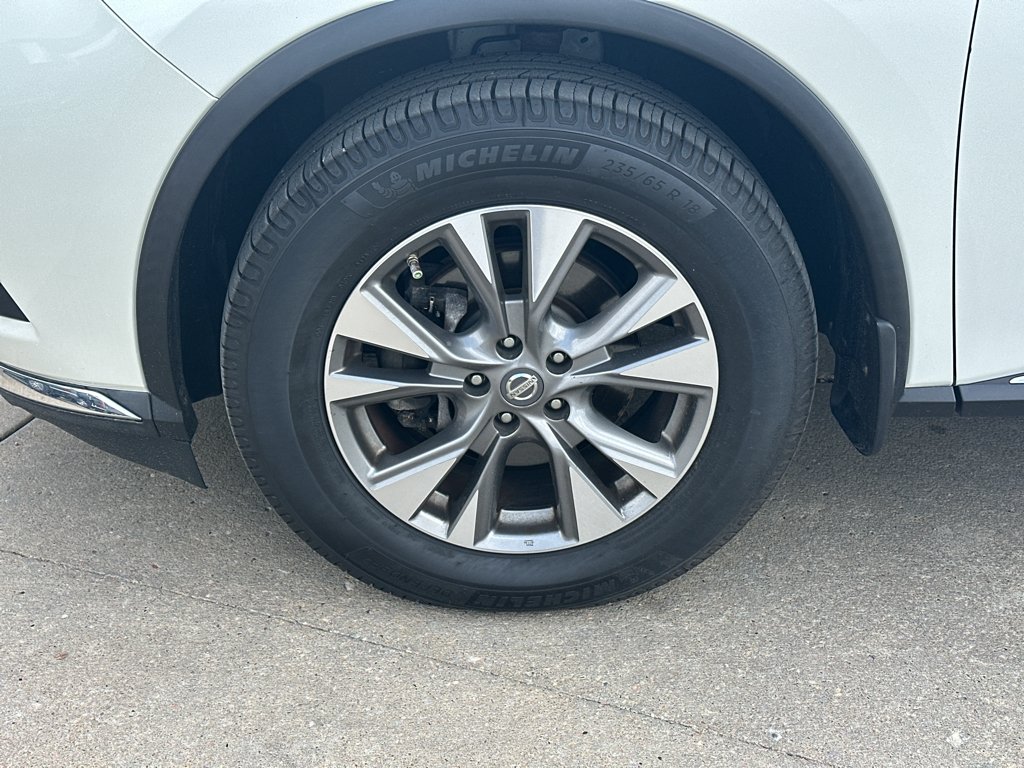 Used 2018 Pearl White Nissan SL image 7