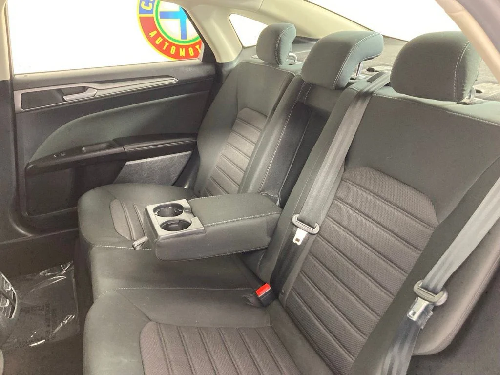 Used 2020 Silver Ford SE image 17