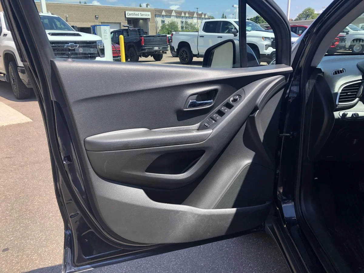 Used 2022 Blue Chevrolet Awd 4dr Lt image 11