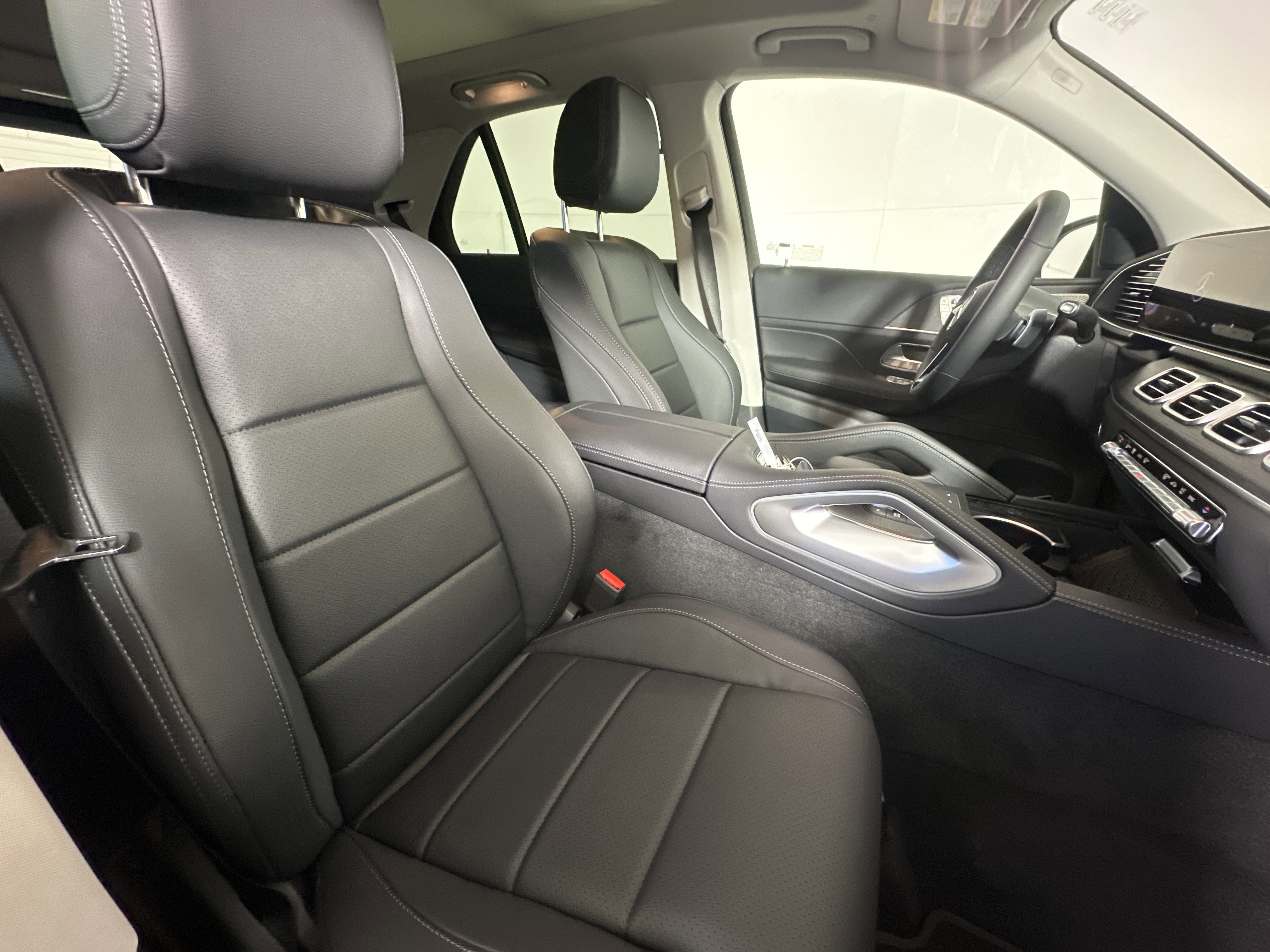New 2026 Obsidian Black Metallic Mercedes-Benz GLE 450 image 25