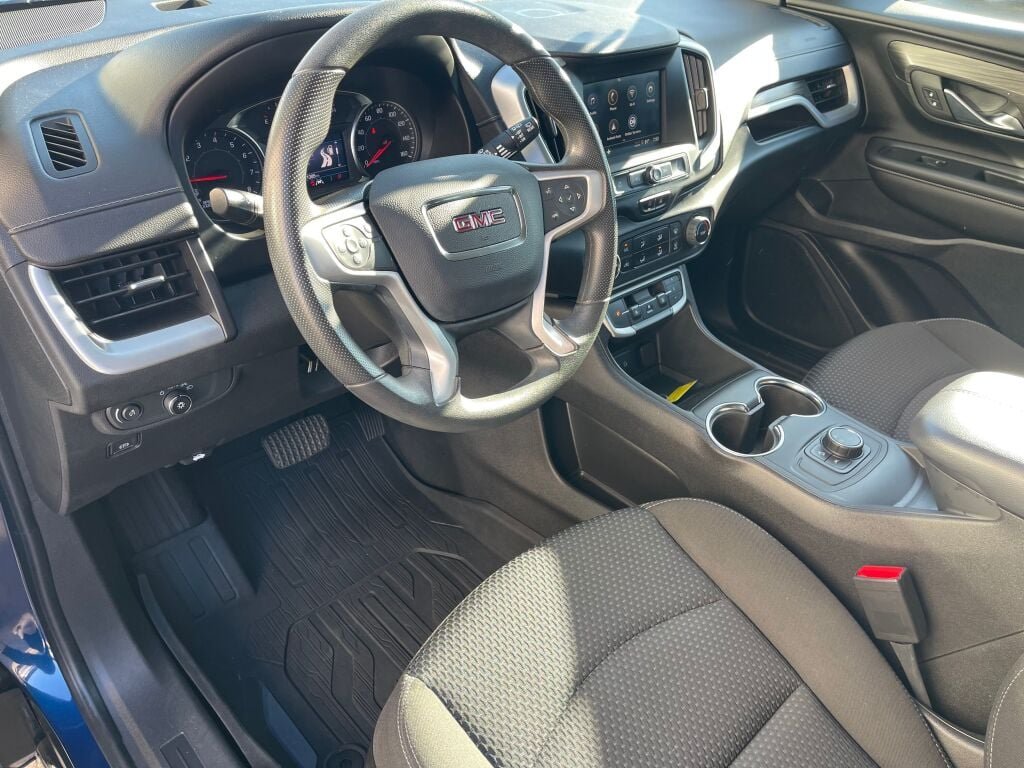 Certified Used 2023 Marine Metallic GMC SLE image 5