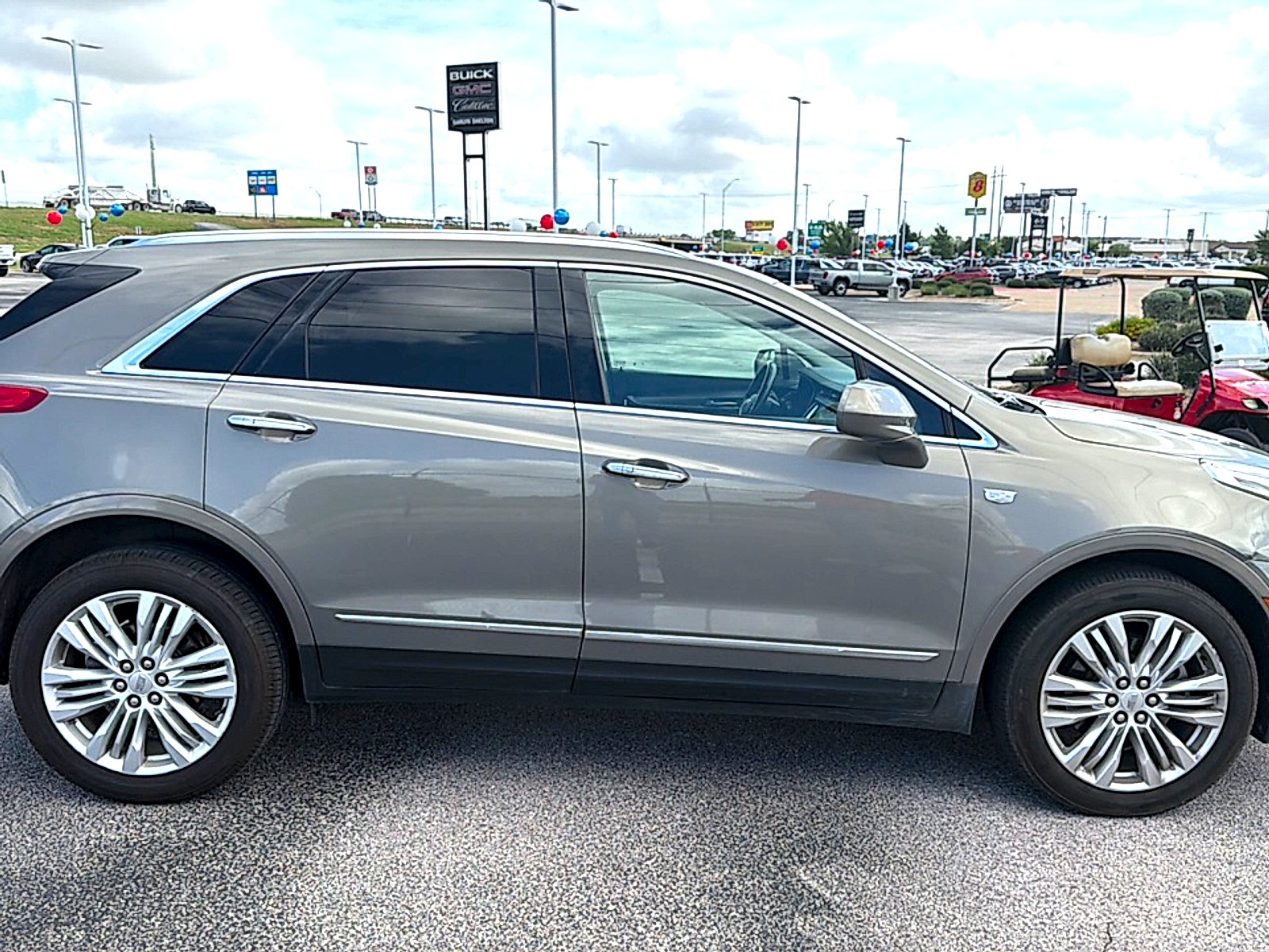 Used 2019 BRONZE DUNE METALLIC Cadillac Premium Luxury FWD image 5