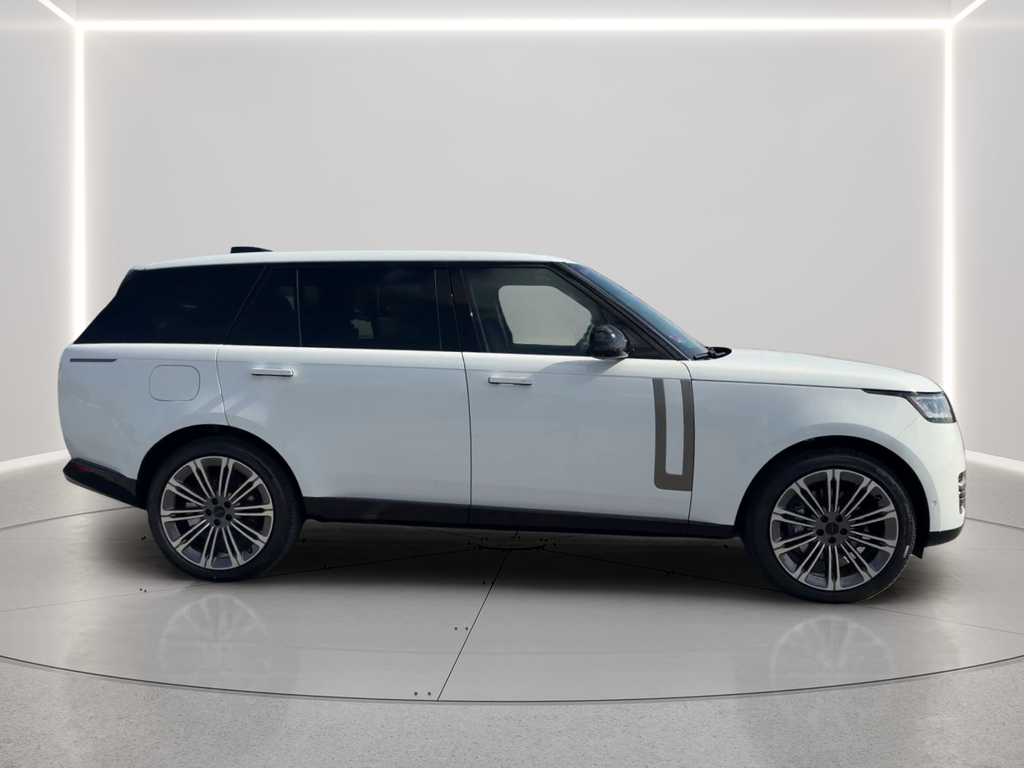 New 2026 Fuji White Land Rover SE image 4