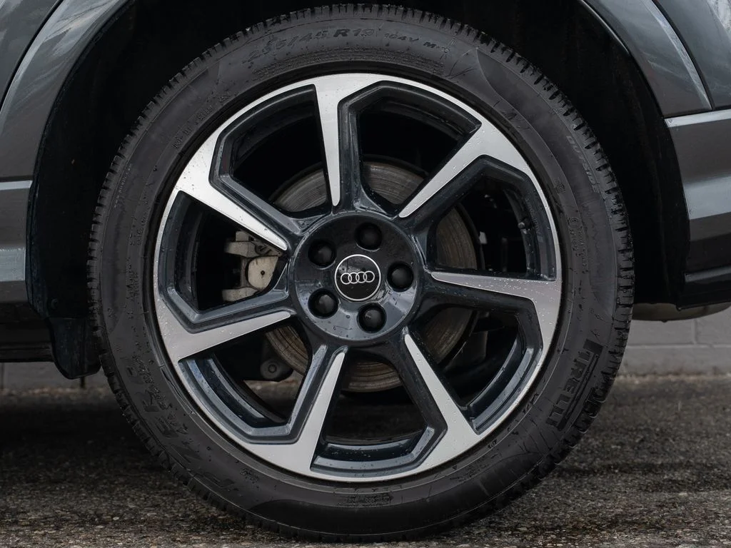 Used 2025 Gray Audi Premium Plus image 13
